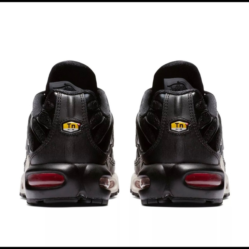 Nike Air Max Plus PRM TN Black Red Shoes Sneakers BV6116-001 Women's sz 7.5 - Picture 2 of 8